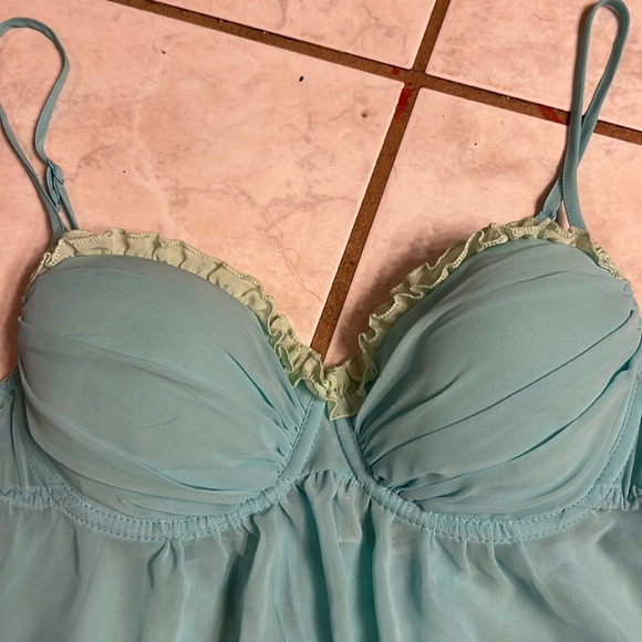 Ambrielle . Medium - Picture 6 of 7